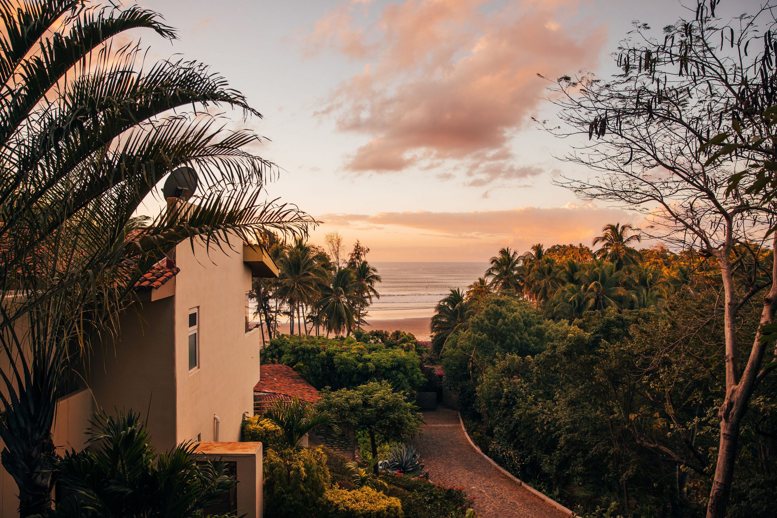 Las Flores Surf Resort