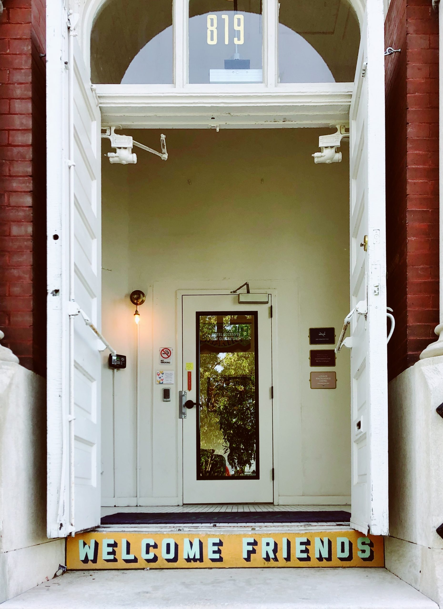 What To Do in Nashville When Driving Through